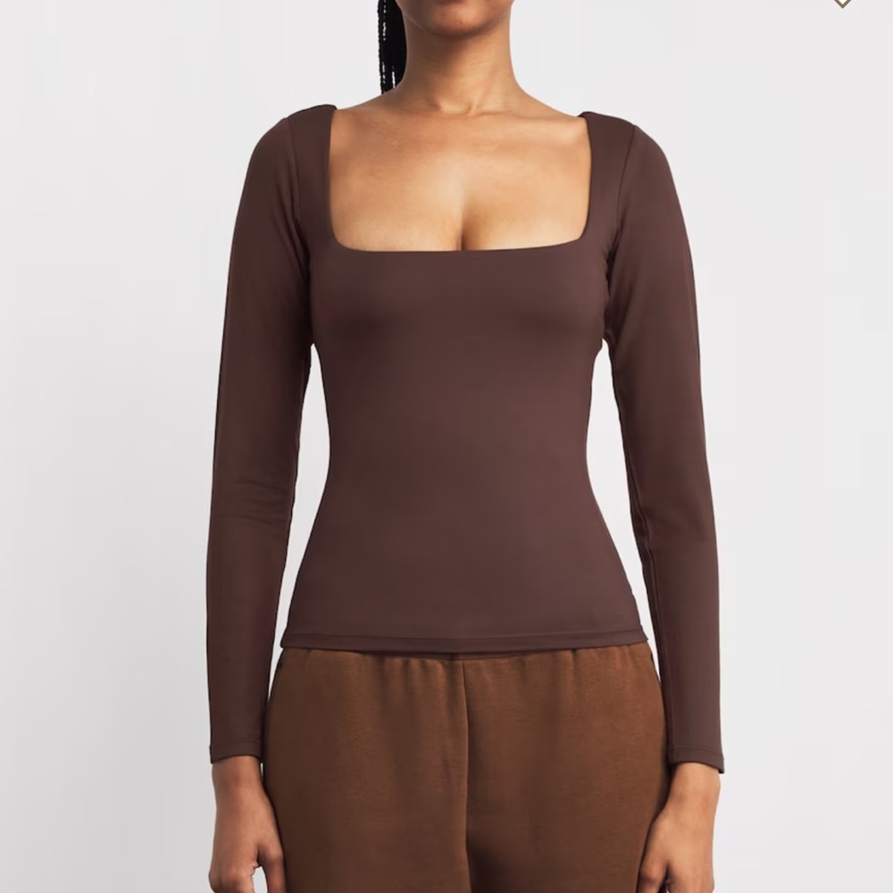 NWT SKIMS Taupe Smooth Layers Square-Neck Top